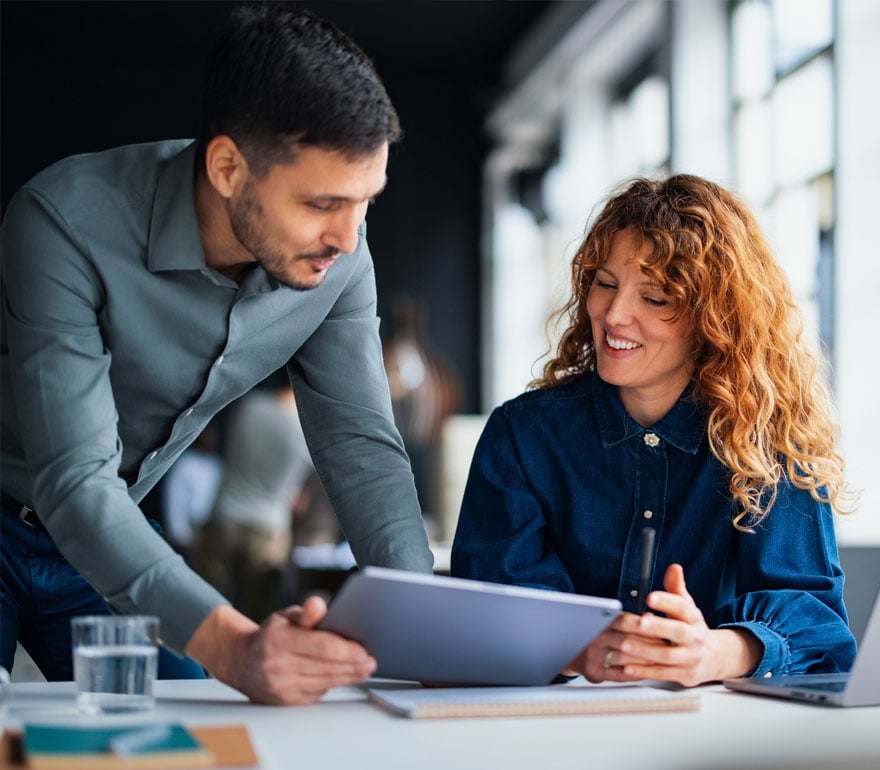 An HR consultant working with a business owner